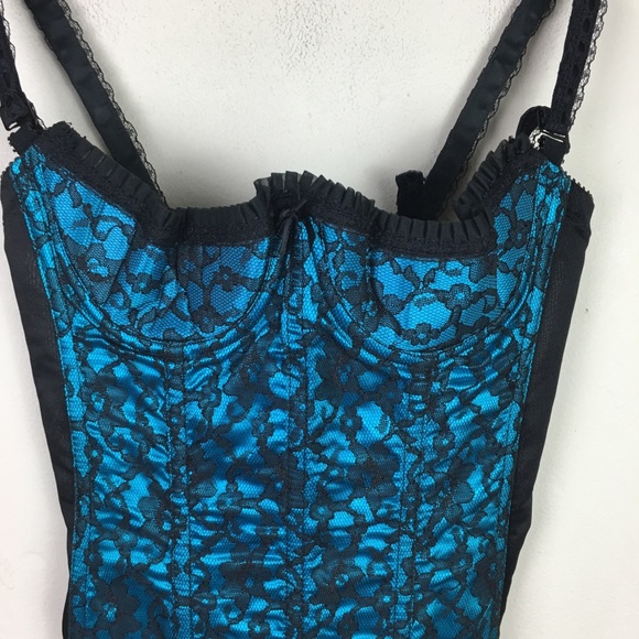 Vintage blue lace corset lingerie w/garter straps - Picture 5 of 12